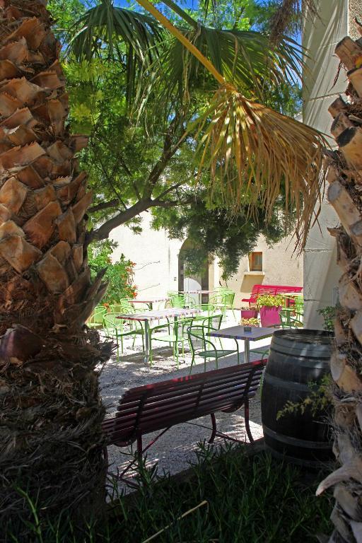 Du Chateau Hotel 2*